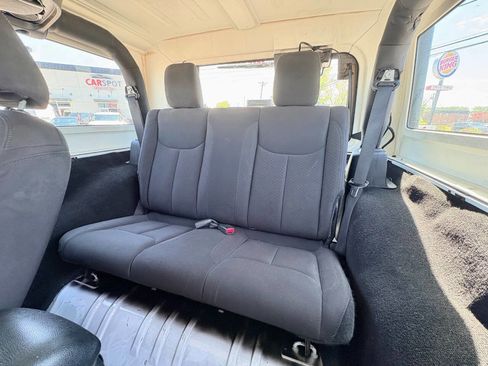 Used 2016 Jeep Wrangler Sport w/ Quick Order Package 24S AWD/4WD image 18
