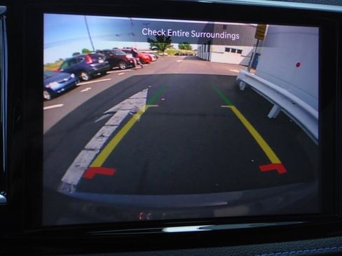 Used 2021 Chrysler Pacifica Touring-L w/ Uconnect Theater Family Group FWD image 24