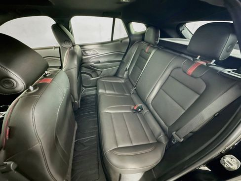 Used 2025 Chevrolet Trax RS w/ Sunroof Package FWD image 28