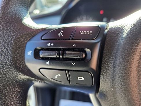 Used 2023 Kia Rio S image 28
