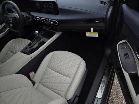 New 2026 Nissan Sentra SL w/ Floor Mat Package FWD image 7