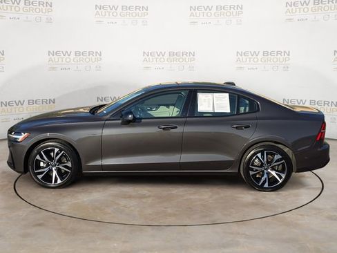 Certified 2025 Volvo S60 B5 Plus FWD image 2