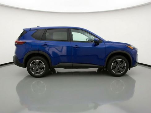 Used 2025 Nissan Rogue SV image 11