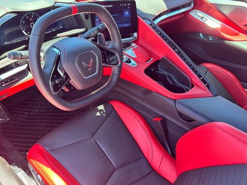 Used 2025 Chevrolet Corvette Stingray Premium Cpe w/ Z51 Performance Package RWD image 13