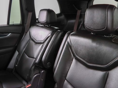 Used 2022 Cadillac XT6 Premium Luxury image 27