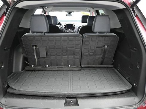 Used 2021 Chevrolet Traverse LT w/ LT Premium Package image 25