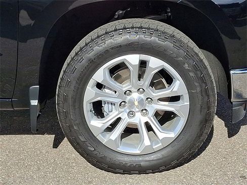 Used 2023 Chevrolet Silverado 1500 LTZ w/ Z71 Off-Road Package image 28