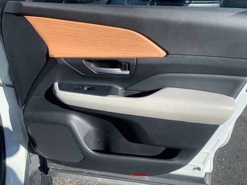 Used 2024 Toyota Grand Highlander Platinum image 21