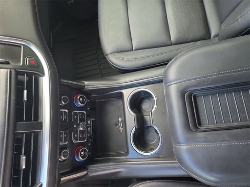 Used 2022 Chevrolet Tahoe Z71 w/ Z71 Off-Road Package image 25