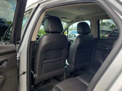 Used 2022 Buick Encore Preferred FWD image 14