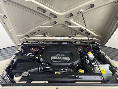 Used 2018 Jeep Wrangler Unlimited Sport image 23