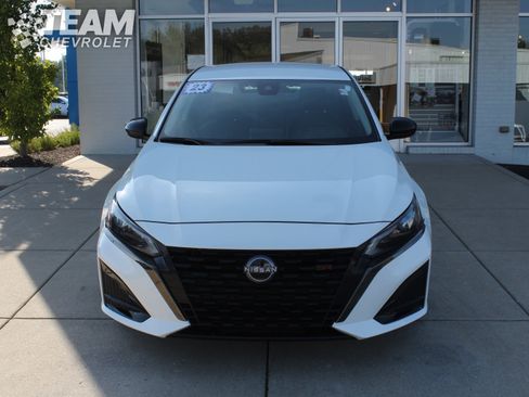 Used 2023 Nissan Altima 2.5 SR image 9