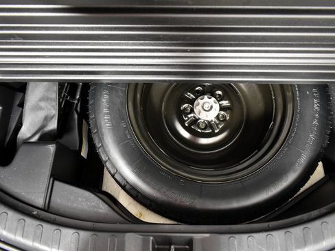 Used 2016 Toyota RAV4 LE image 23