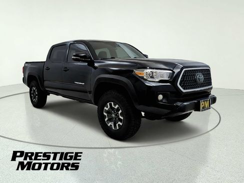 Used 2018 Toyota Tacoma TRD Off-Road w/ Technology Package AWD/4WD image 10