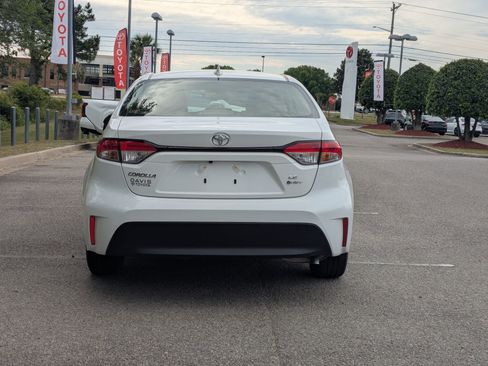 Certified 2026 Toyota Corolla LE FWD image 4