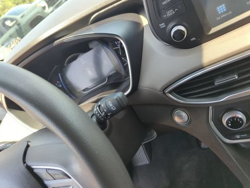 Used 2020 Hyundai Santa Fe SEL FWD image 24