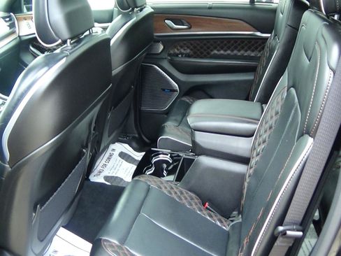 Used 2025 Jeep Grand Cherokee L Summit w/ Advanced Protech Group IV AWD/4WD image 12