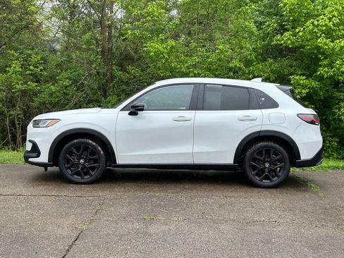 Used 2024 Honda HR-V Sport image 3