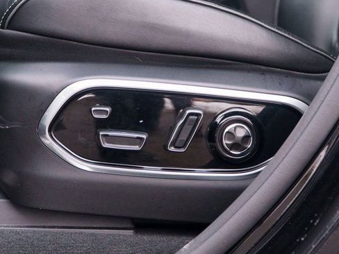 Used 2022 Jeep Grand Cherokee Overland w/ Luxury Tech Group IV image 20