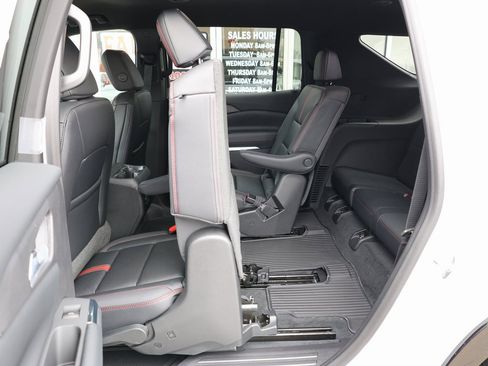 New 2026 Chevrolet Traverse RS image 28