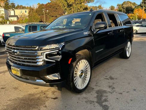 Used 2021 Chevrolet Suburban High Country w/ Premium Package image 8