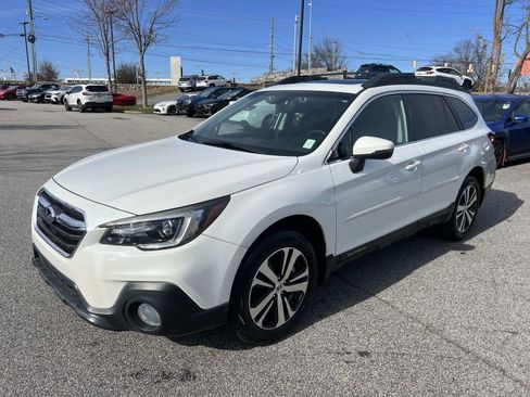 Used 2018 Subaru Outback 2.5i Limited image 3