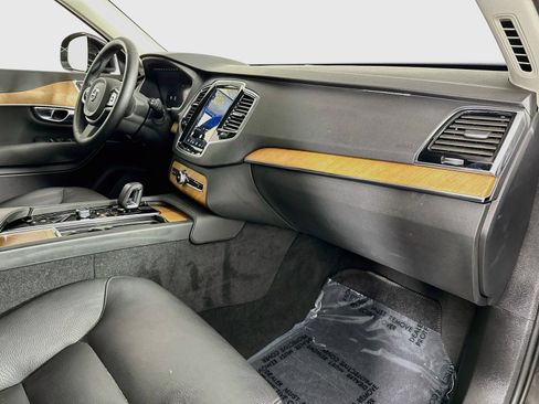 Used 2025 Volvo XC90 B6 Plus w/ Protection Package Premier AWD/4WD image 31