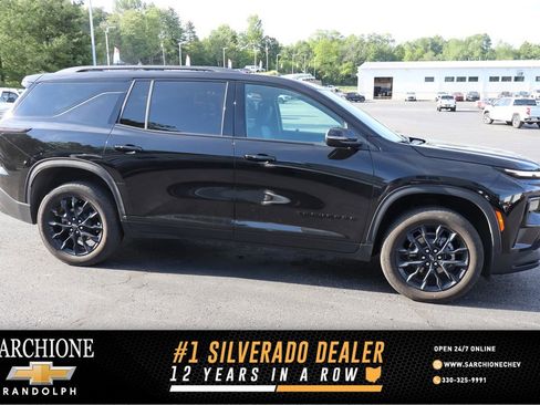 Used 2025 Chevrolet Traverse LT w/ Midnight/Sport Edition AWD/4WD image 1