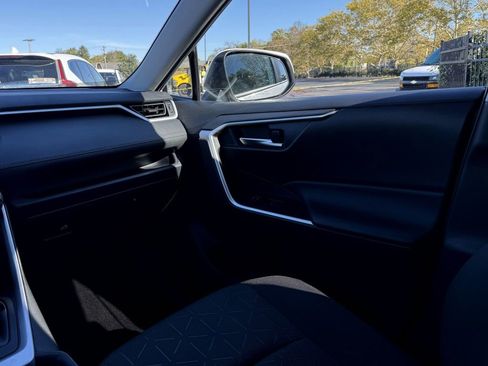 Used 2024 Toyota RAV4 XLE image 21