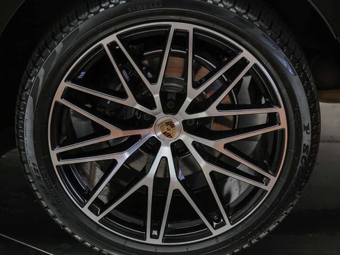 Certified 2024 Porsche Macan Turbo AWD/4WD image 13