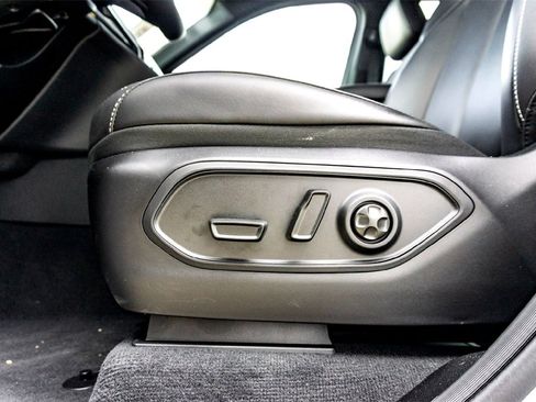 New 2025 Jeep Grand Cherokee L Limited w/ Black Appearance Package image 8