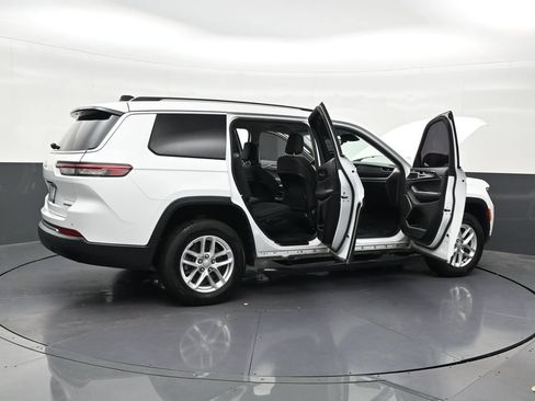Used 2022 Jeep Grand Cherokee L Laredo w/ Luxury Tech Group I RWD image 33