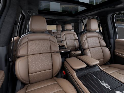 New 2027 Lincoln Navigator Black Label AWD/4WD image 10