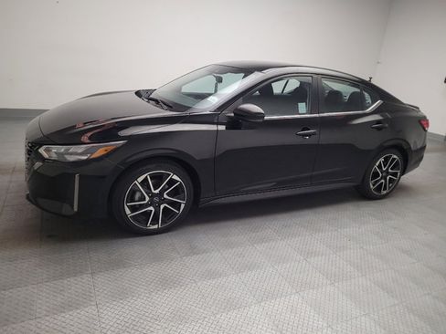 Used 2025 Nissan Sentra SR FWD image 2