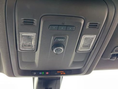 Used 2022 GMC Yukon XL SLT AWD/4WD image 60