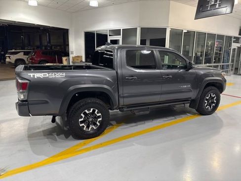 Used 2021 Toyota Tacoma TRD Off-Road image 9