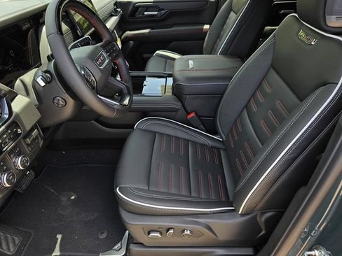 New 2026 GMC Yukon AT4 Ultimate AWD/4WD image 17