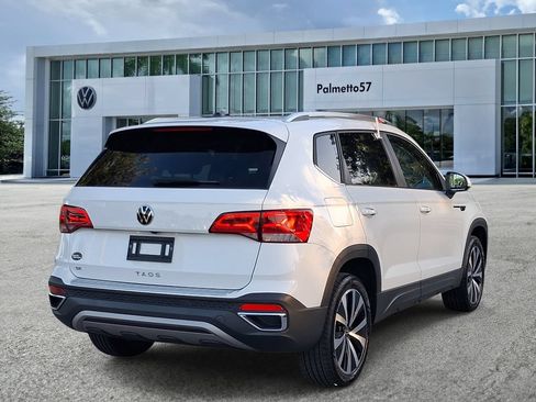 Certified 2024 Volkswagen Taos SE w/ Panoramic Sunroof Package FWD image 6