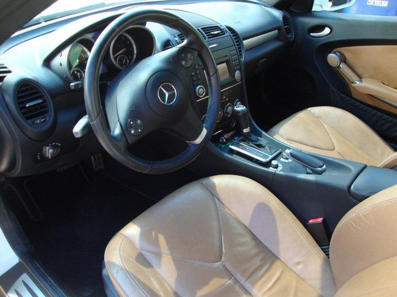 Used 2009 Mercedes-Benz SLK 350 image 5
