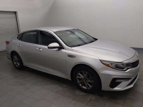 Used 2019 Kia Optima LX FWD image 11