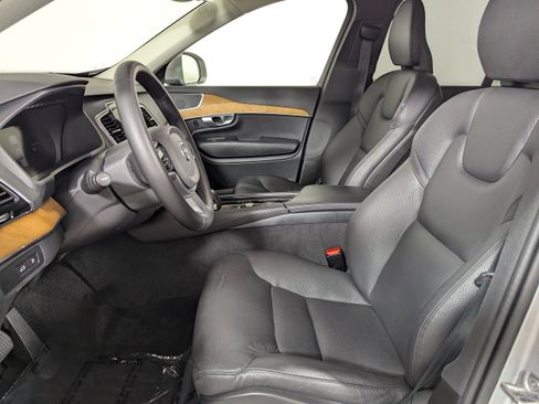 Used 2024 Volvo XC90 T8 Plus w/ Protection Package Premier AWD/4WD image 17