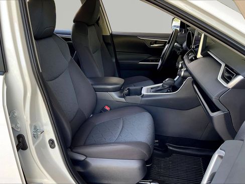Certified 2025 Toyota RAV4 XLE FWD image 29