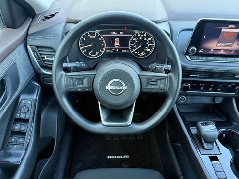 Used 2023 Nissan Rogue S image 25