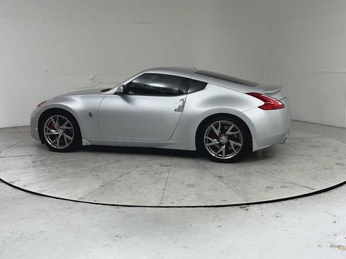 Used 2013 Nissan 370Z Touring w/ Sport Pkg RWD image 4
