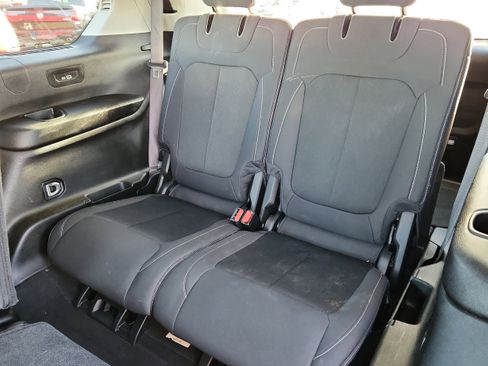 Used 2023 Jeep Grand Cherokee L Laredo w/ Luxury Tech Group I image 12