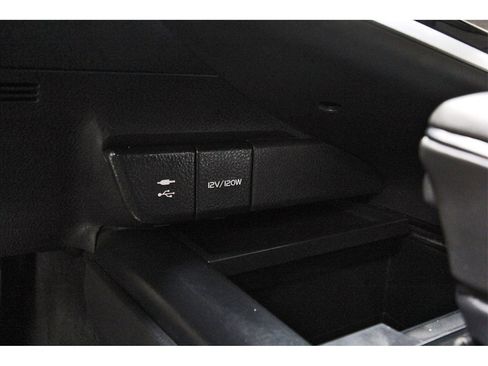 Used 2019 Toyota Camry SE image 23