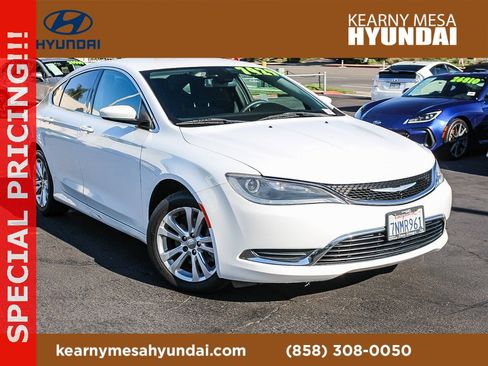 Used 2015 Chrysler 200 Limited image 1