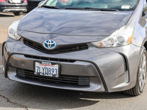 Used 2015 Toyota Prius V Three image 18