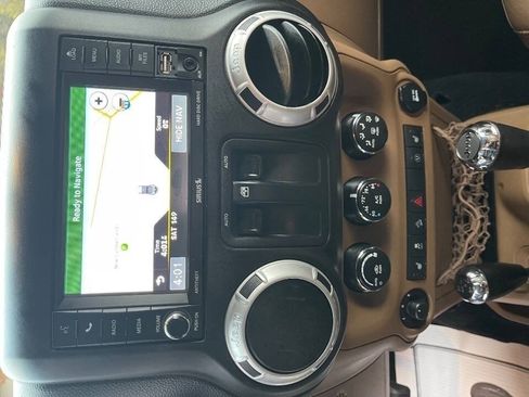 Used 2014 Jeep Wrangler Sahara w/ Connectivity Group AWD/4WD image 16
