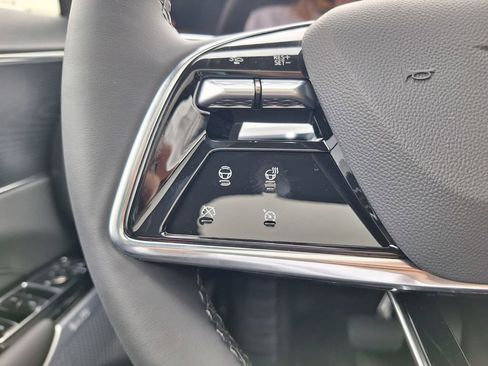 New 2026 Cadillac Lyriq Premium Luxury image 19